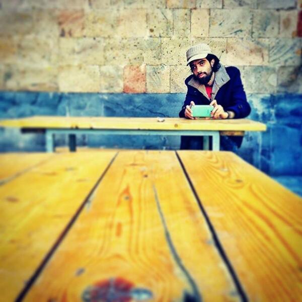 baadgir's tweet photo. تورج، گيتاريست گروه بادگير در  ارمنستان
روزای اول سال ، گروه بادگیر مهمان مردم ارمنستان بود. http://t.co/CAlsKxgUIR
