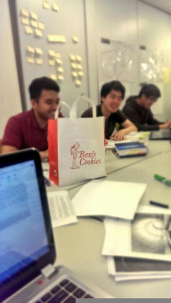 ProjectLink14's tweet photo. Sam's treat for the weeks work! #Benscookies #breakfast #notenoughtodistractus #GPDesignPS #fueltopushharder http://t.co/Npchj7XfPL