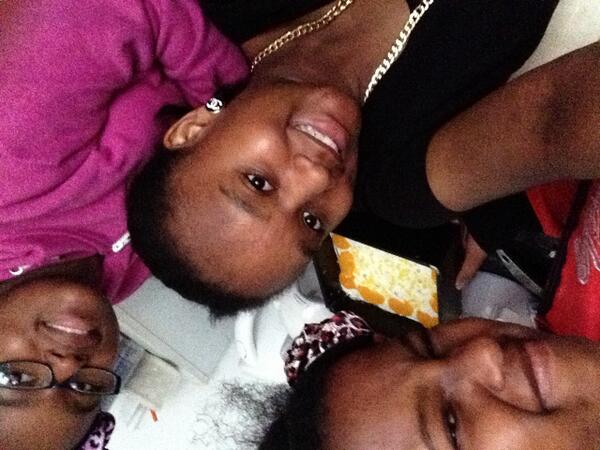 kel_loves's tweet photo. Me and my sisters made cheesecake yesterday lol kiana's face. http://t.co/OunZN5zU19