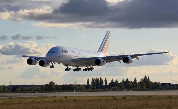 ParisAeroport's tweet image. From today, @airfrance serves Hong-Kong on #A380 4 times a week #en #flights cc @Airbus