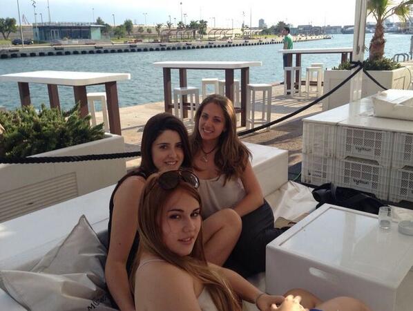 cristina4mm's tweet photo. Una buena tarde en Laydown con mis niñas guapas @AndreaPmpn @Lina_ps19 http://t.co/dy8smUW7QQ