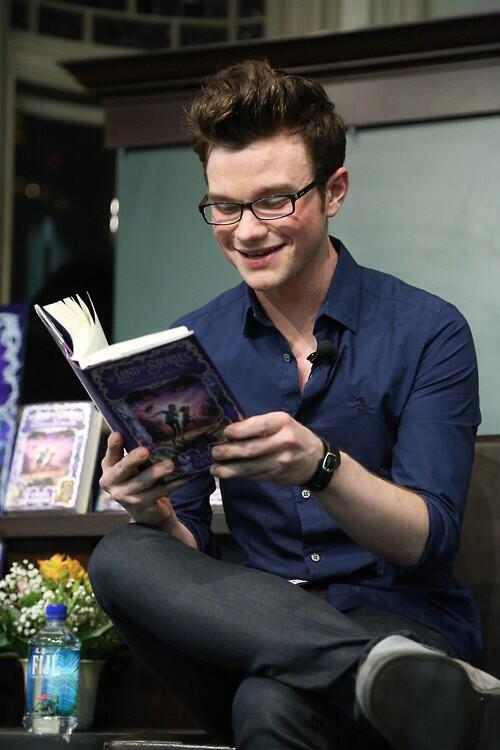 thatkyliangirl's tweet photo. #HappyBirthdayChrisColfer 💚⭐️🎉🌈👬😍🐶🐱🎈💗 http://t.co/WzNUbYpq2p
