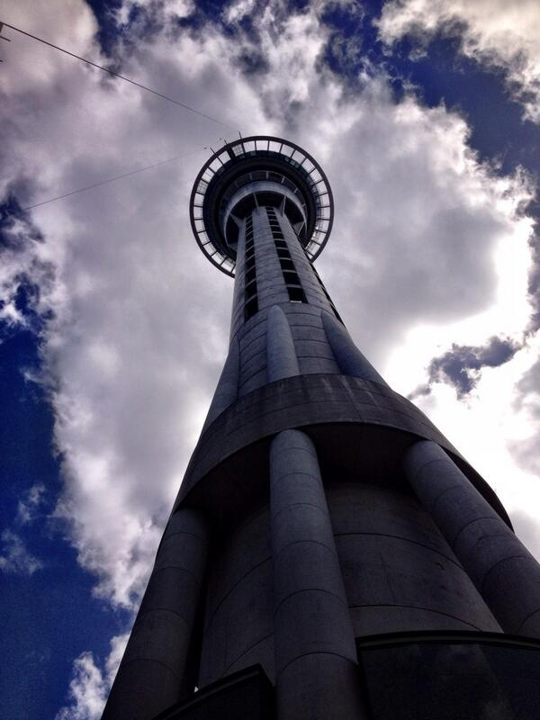 Hotbali's tweet photo. Sky Tower in Auckland #NZFoto @JPlusSunday http://t.co/dwLbTIVODH