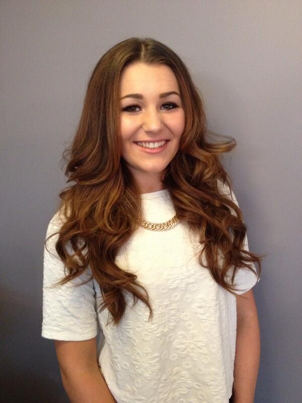 Thevanitylounge's tweet photo. Amazing new look with hair from @Fabulong http://t.co/GsNyOxXcpS