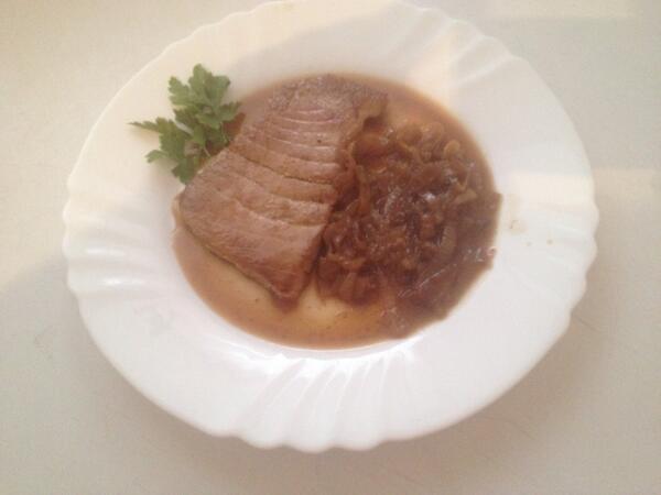 Hoy nuevo plato atún encebollado en salsa