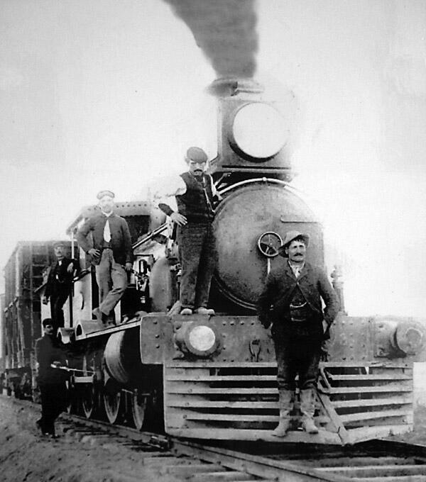 Explorer_Arg's tweet photo. Argentina invirtió capital para la compra de nuevos trenes. (Foto de la presentación de los mismos). http://t.co/IIqI5xiZOJ