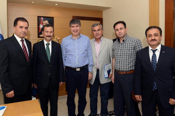 Yeşilay Antalya Şubesi tarafından, Antalya Büyükşehir Belediye Başkanımız Sn.Menderes TÜREL makamında ziyaret edildi.