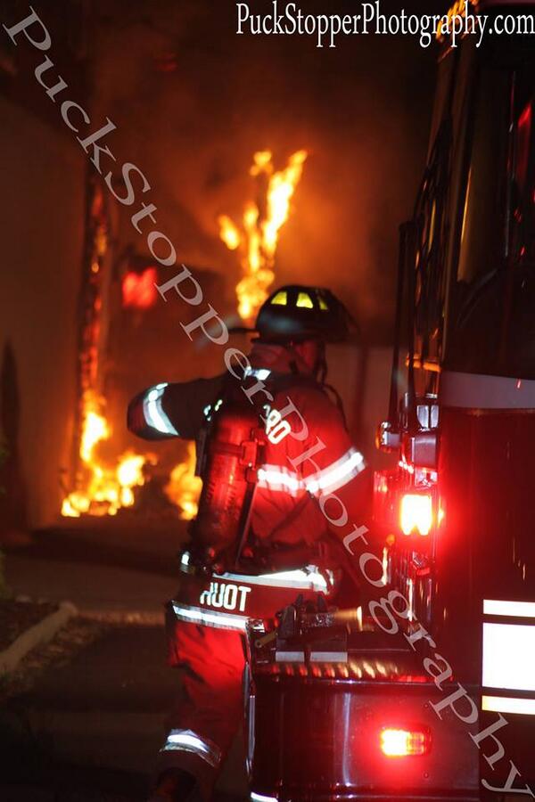 PSPhoto1's tweet image. @NBCConnecticut @News12CT See all the photos from the fire right here at puckstopperphotography.com/p424293064 #StamfordFire #CTFire