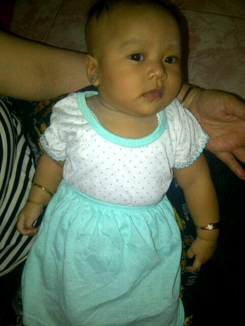 NdaBastardt's tweet photo. Cantik.a anak bunda !! Dh banyak tingkah aktif bgt .. Gemesss , sehat trs yaa syg (˘⌣˘)ε˘`) http://t.co/r8POxH6Nh6