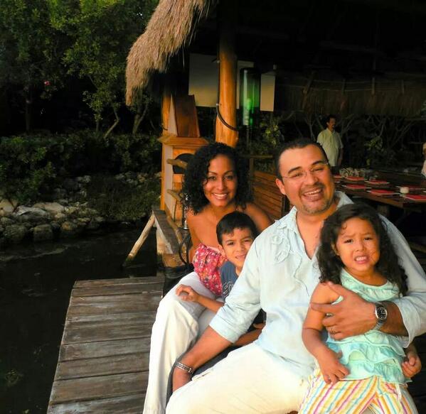 AbimelecRdz's tweet photo. Amo a mi familia http://t.co/oZaIYVR055