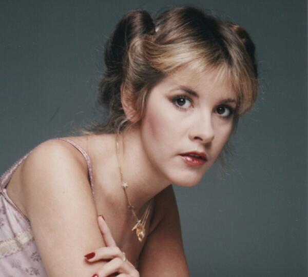 StevieNixChain's tweet photo. I'll take down my hair for you.. Anything you want me to do, my love.. #ISingForTheThings #RockALittle  #StevieNicks http://t.co/wBX9XTVguG