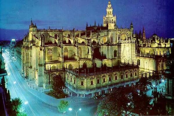 marve_ja's tweet photo. Os dejo una foto de este edificio, construido básicamente con cal y piedra, gran belleza de estos materiales nobles. http://t.co/yLzDZ8r9mF