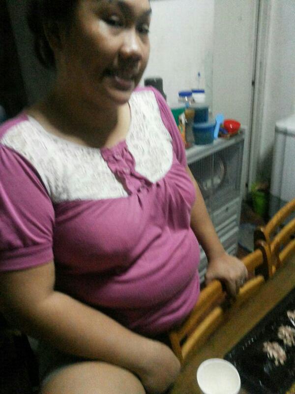 edcoville's tweet photo. Its my bday,tnx to my wife and von at kay mat na nbili ng softdrinks,with nanay,sean,aron n carlo http://t.co/WD5vcLi1Ul