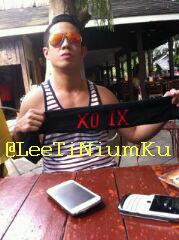 LeeTiNiumKu's tweet photo. Pamer handuk duluuuu yaa koko @LeeXOIX salam #silangtangan #HBDLEEXOIX http://t.co/bd2zhfZPtx