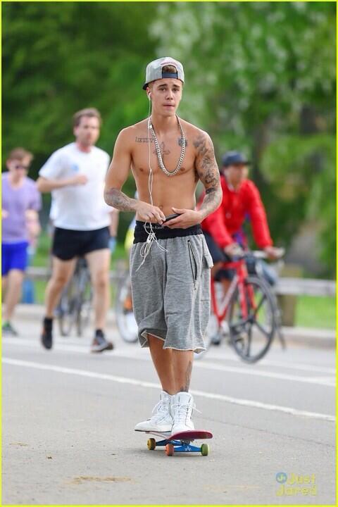 KanotanManatan's tweet photo. やっぱJustin安定のニューエラだわ♡ http://t.co/dpKlJvElfR