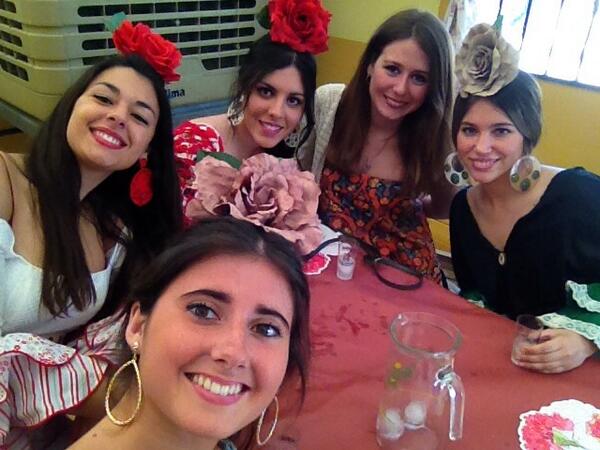LorenaLuengo's tweet photo. Dia de eteanas!! @martisfm @lourdesoqu @angelafm92 @marortiz_  @cristinaMRQZ  @cristinaprca  @mariacr92 http://t.co/qWv7PZrD5f