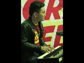 Keyboardist <a href="/virginoagassie/">Virgino Dondokambey</a> 🎹