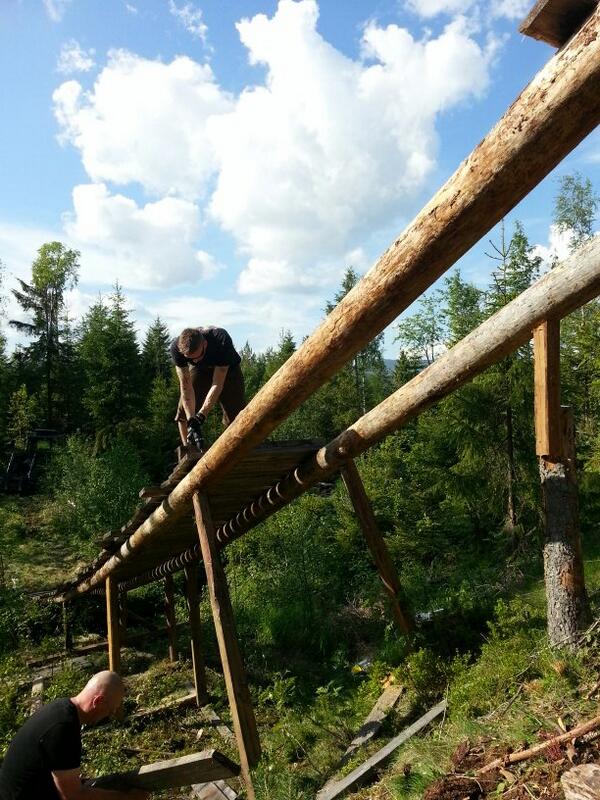 kjettro's tweet photo. We are building endurocross track http://t.co/THSbAXuepV