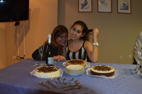 salasalejandra's tweet photo. Gracias a #Picake por la mesa de dulces para el cumple de Mica!!! http://t.co/zWGuxVImXD todo rico! http://t.co/WmClfuTdmk