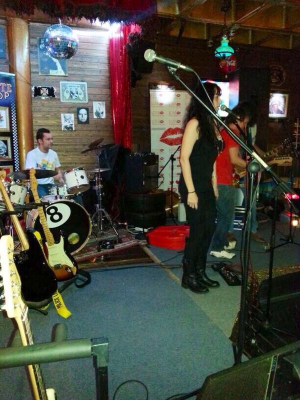 javisanzb's tweet photo. Y estas fotos??😄 Probando sonido con @bearicoactriz @GussBeRock @RubenTorrescusa para  @BeRockBeRock besos para tods! http://t.co/t3gBAu0P1e