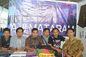 MataramAJI's tweet photo. AJI Mataram Member's @Fesmed Surabaya. http://t.co/MJQQ6lNUIH