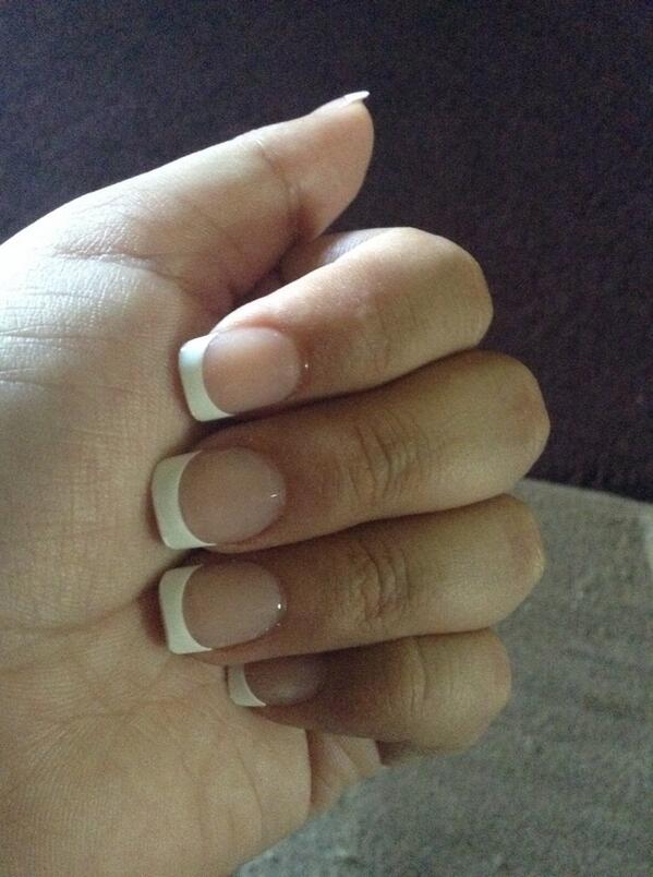 DanielaMarieR's tweet image. Loving this nail set that came in my #SpringVoxBox from @InfluensterVox ❤️ @KissProducts #everlastingfrench