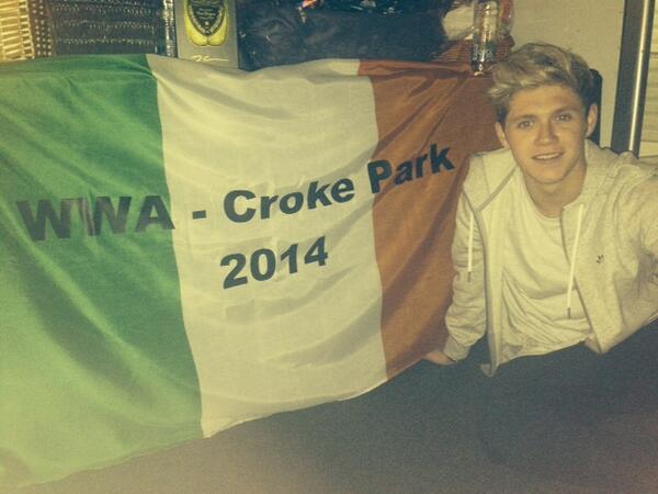 onedirection's tweet photo. Dublin, you were EPIC. Next stop on the tour... Sunderland! UK, are you ready? 1DHQ x http://t.co/2iumn7Vfcx