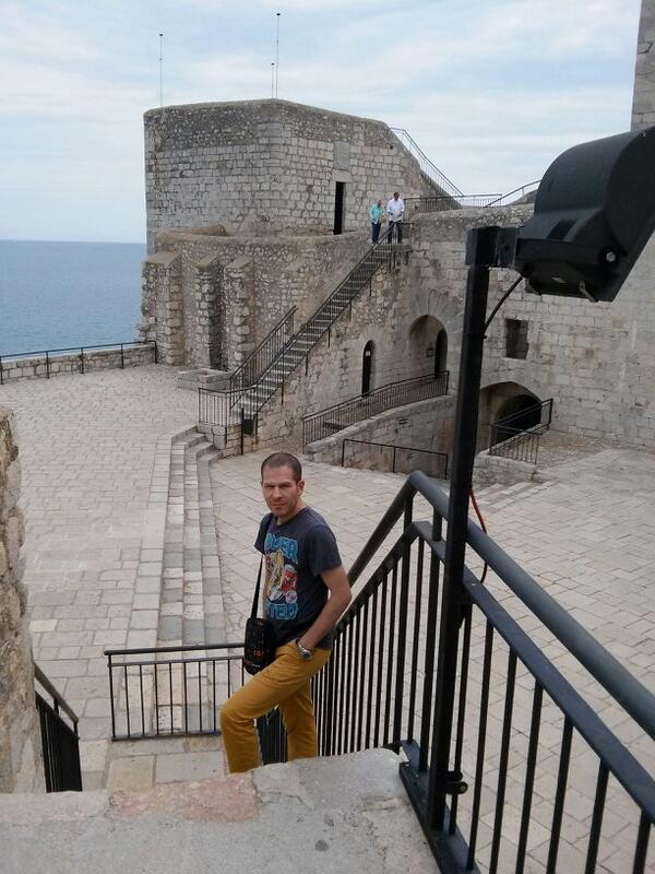 Eider2406's tweet photo. De paseo por el castillo de Peñiscola, disfrutando del sol, cuando nos deja @dgarcia6879 http://t.co/UIf31n7k5W