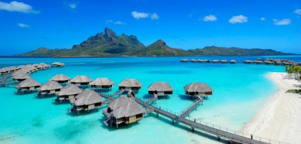PostBadLandscap's tweet photo. Tahiti *_* ! ♥ http://t.co/BSLYTDED6O
