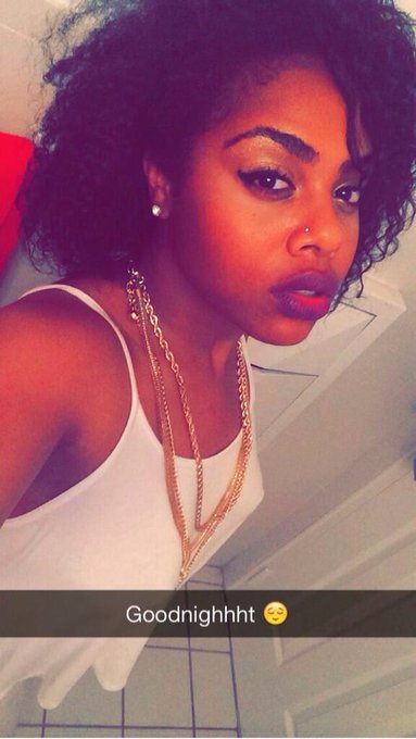 Watch I s a b e ll e's leaked NSFW photo on TwXstars