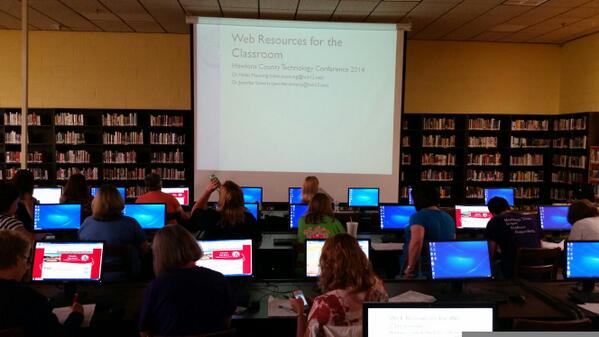 nikki_manning_'s tweet image. Getting ready to present with @jentnfan @jentnfan at #techsurf