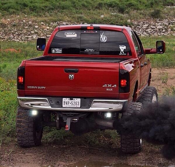 Lifteddiesels's tweet photo. #Dodge http://t.co/hnPpViTPHQ