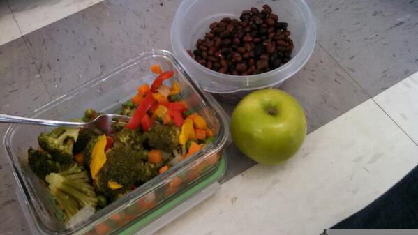 encouragefit's tweet photo. My lunch! #twye http://t.co/uLJ9l3ki8z