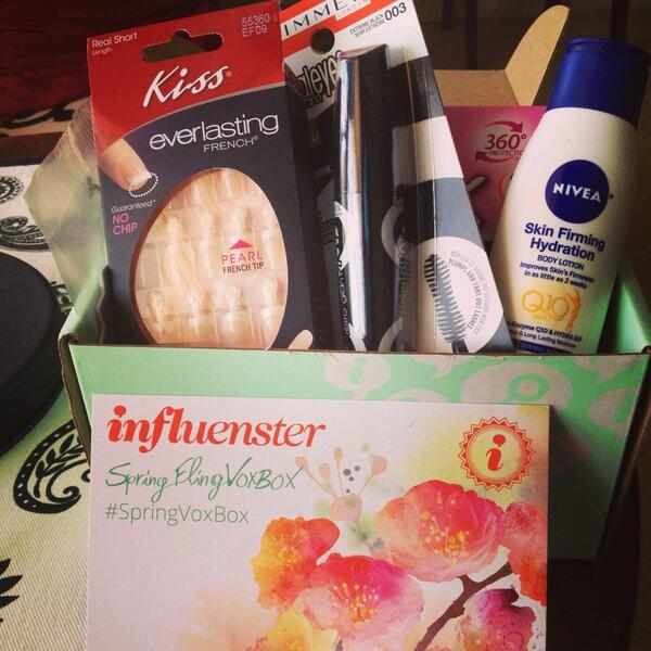 CayFoxx's tweet image. Got my first voxbox from @InfluensterVox today!! #SpringVoxBox