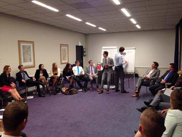 CharlesvanGoch's tweet image. #mepeindhoven #KITtour 23 ideeën van 23 toppers #kgotla 'healthy food vending machine E'hoven office' Nice for jobper