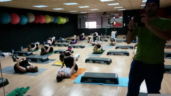 Newcorporesport's tweet photo. Clase de HOY http://t.co/LZKpuKHQfy