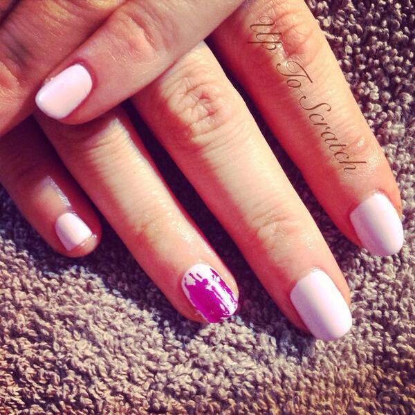 UpTooScratch's tweet image. #shellac Cake Pop with pink foil #nails #nailart #nailedit #notd #manicure #cnd #guildford #surrey