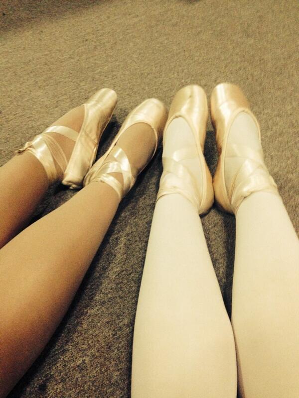 Liswisher's tweet photo. Mis pies siempre están listos para bailar... O mejor dicho.. Mis pies están en constante estado de danza.. http://t.co/jYfb9tFap2