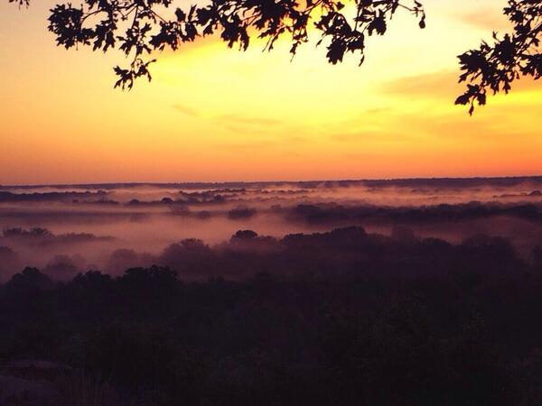 My_Outdoors's tweet photo. Everybody check out this absolutely stunning view of #ouroutdoors by @Mo_32ems taken off his back porch! http://t.co/0XqBi6zvW3