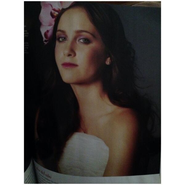natdupeyron's tweet photo. Vanidades Novia 🌸!! http://t.co/bFRYmk6oLZ