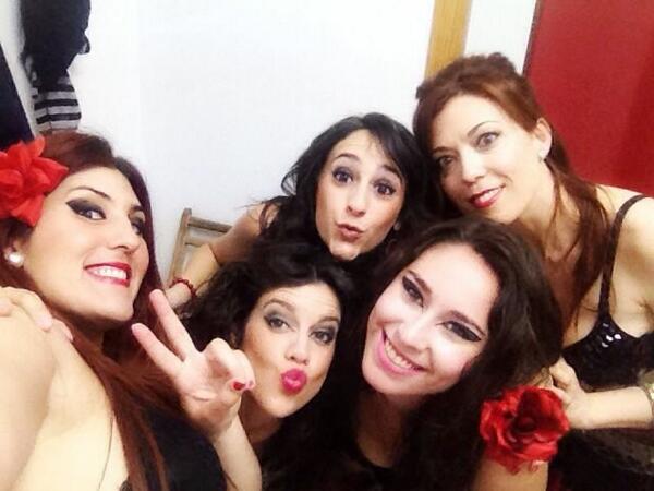 SeleneARZ's tweet photo. Llegar a mi casa y que me duela la boca de reirme..solo lo consiguen ellas!! http://t.co/DbS6dtJSES