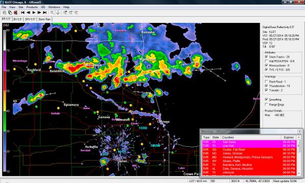 TechnoVince's tweet photo. Boundary flowing off of Lake Michigan seems to be kicking up a bunch of storms in the area... http://t.co/jRLy5vFbZn