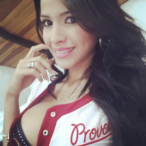BellezaVzla_'s tweet photo. Bellisima @day_alvarez16 http://t.co/6wAJfEvlHl