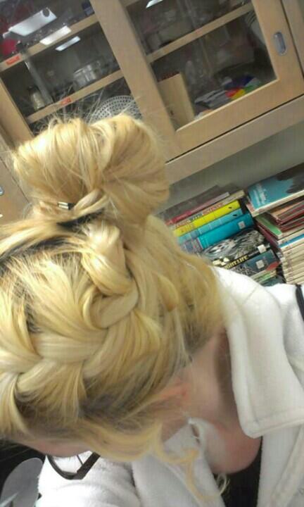 Lavi_On_Fire's tweet photo. It's pretty hot here in hell, and sometimes i just want to get the hair out of my face. This is an easy but cute do! http://t.co/stZUDN0C7k