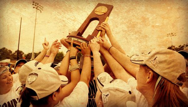 NCAASoftball's tweet photo. A JUMBO repeat! @TuftsSoftball wins second consecutive @NCAADIII title! http://t.co/YuzZiZ5sME http://t.co/zTPl6UGFAL