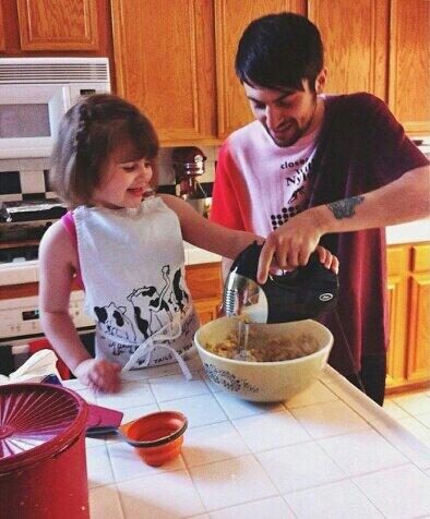 PTXness's tweet photo. Omg!! This is too adorable 😆😆 http://t.co/k2l08Pyrua