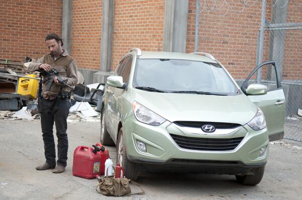 WalkingDead_AMC's tweet photo. Refuel for #TWD season five. http://t.co/cPPvRPv1yQ