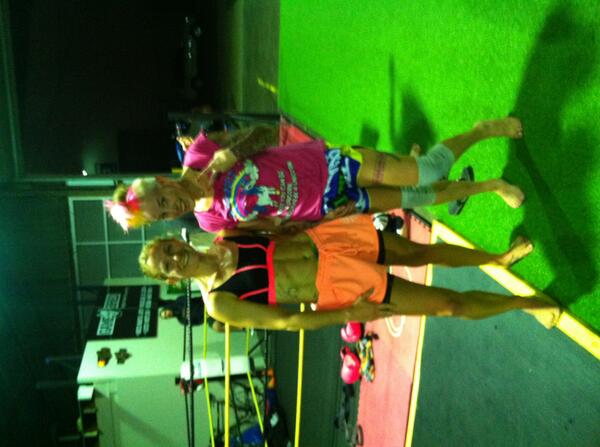 clairefryer5's tweet image. @GamebredSF @RowdyBec Much happiness post-burpee hell. We were not smiling a minute before this. #burpeehell