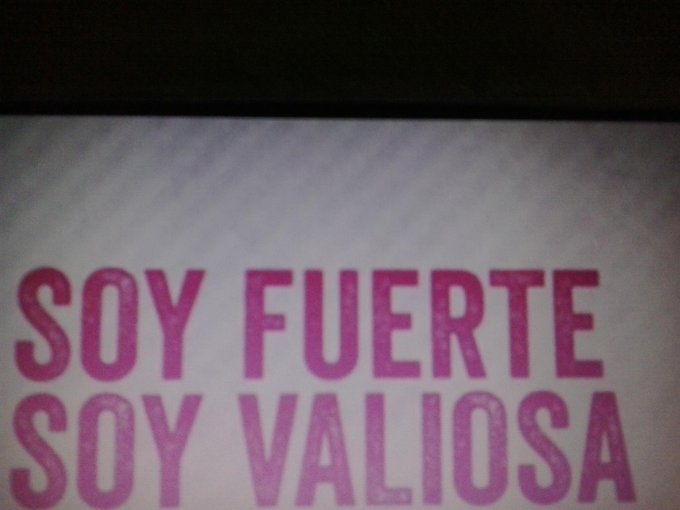 Aunque no me gusta el rosa, soy fuerte y valiosa!!! Ja jara ja ja, vaya rima! http://t.co/yqNxDG0CJf