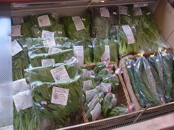noucafe's tweet photo. 本日は、長野県産安心安全な野菜が大量入荷！北海道産の長期熟成インカのめざめ＆瞳は残り２０㎏！トマトは現在4種類を入荷中ですがさすがの糖度が下がっています！6月1日から超人気野菜「フルーツトウモロコシ」のご予約をお受けいたします！！ http://t.co/O0KpK80Efy